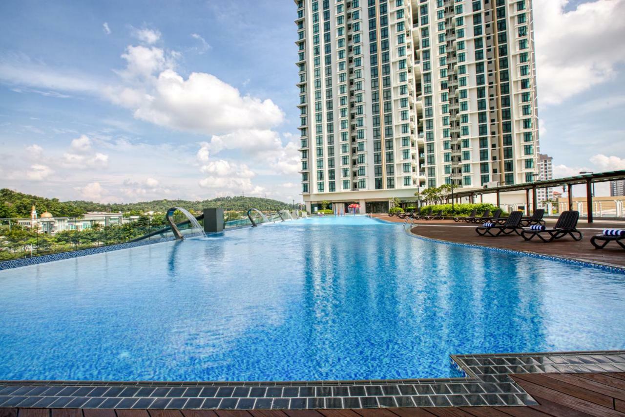Mercure Living 푸트라자야 외부 사진 Infinity Pool